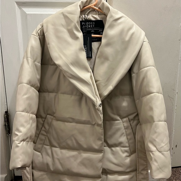 stradivarius Jackets & Blazers - Brand new Stradivarius padded jacket. Size XS.